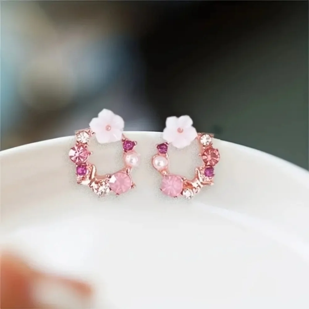 N/A •features delicate